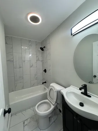 $2,400 | 648 Ferry Street, Unit 3, New Haven, CT 06513
