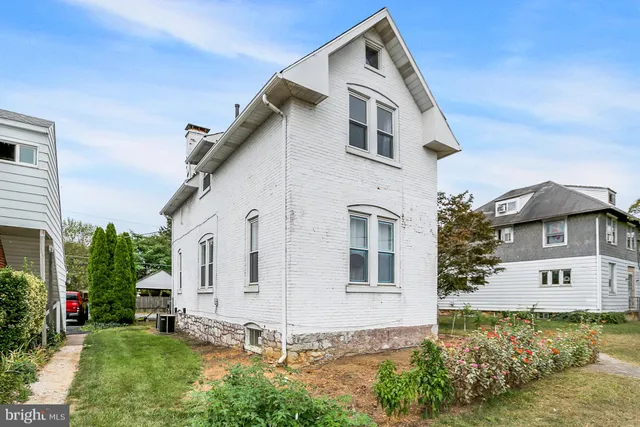 $275,000 | 411 South 32nd Street, Camp Hill, PA 17011