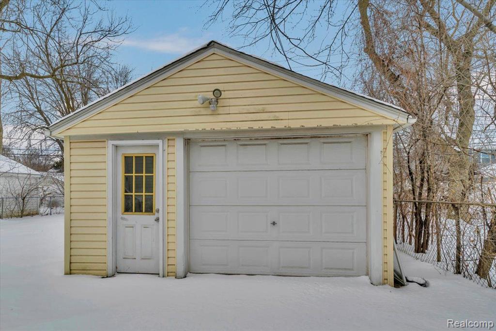 3774 Greenfield Road Berkley, MI 48072 - Photo 31 of 34