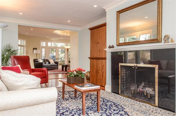 158 Collins Road Newton, MA 02468 - Photo 4 of 24 Gallery Image 4