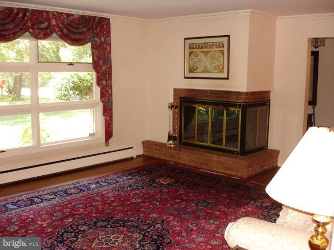 2002 Indian Head Road Towson, MD 21204 - Photo 17 of 21 Living Room