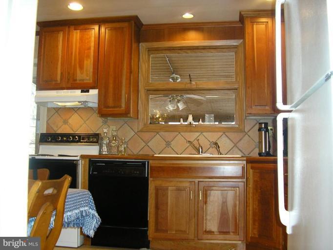 2002 Indian Head Road Towson, MD 21204 - Photo 5 of 21 Kitchen #2