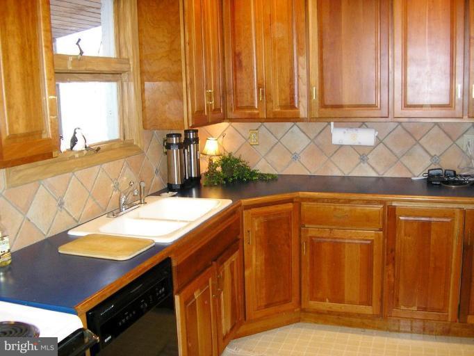 2002 Indian Head Road Towson, MD 21204 - Photo 6 of 21 Kitchen #3