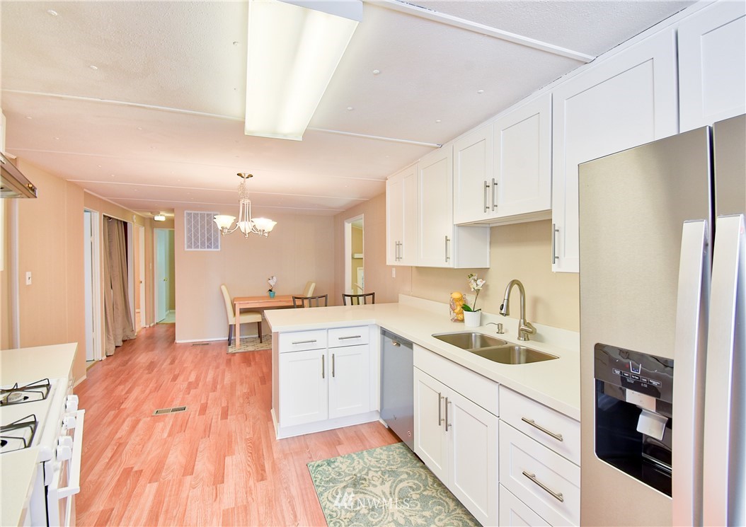 12702 Northeast 190th Street Bothell, WA 98011 - Photo 9 of 32