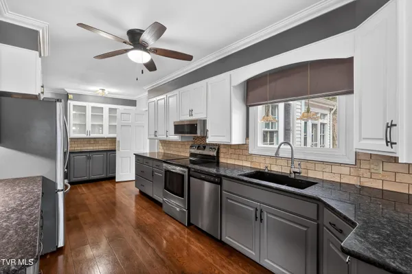 $439,900 | 2111 Lee Highway, Bristol, VA 24201