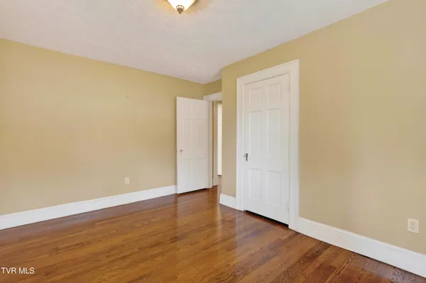 $439,900 | 2111 Lee Highway, Bristol, VA 24201