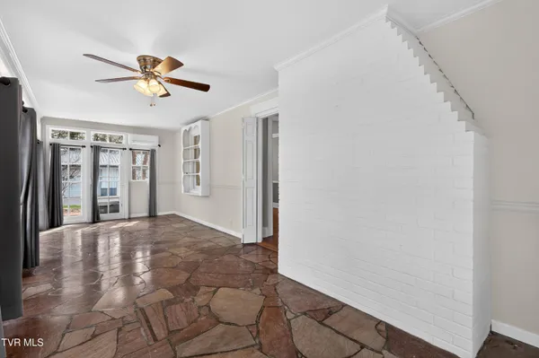 $439,900 | 2111 Lee Highway, Bristol, VA 24201