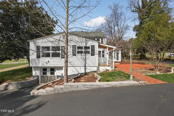 $439,900 | 2111 Lee Highway, Bristol, VA 24201