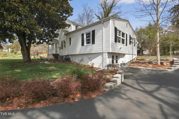 $439,900 | 2111 Lee Highway, Bristol, VA 24201