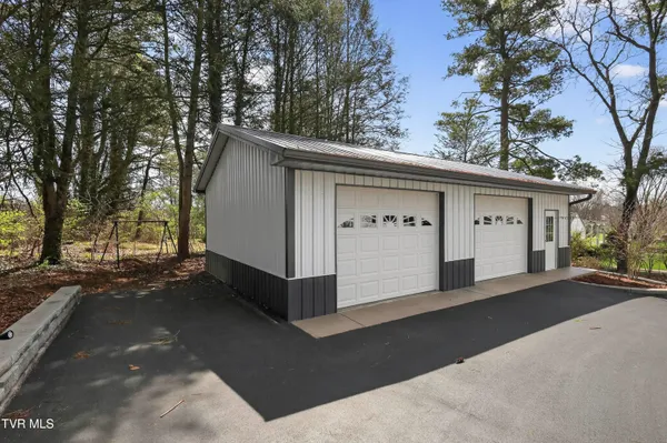 $439,900 | 2111 Lee Highway, Bristol, VA 24201