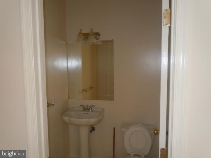 1950 Seminary Place Silver Spring, MD 20910 - Photo 10 of 28 Bath