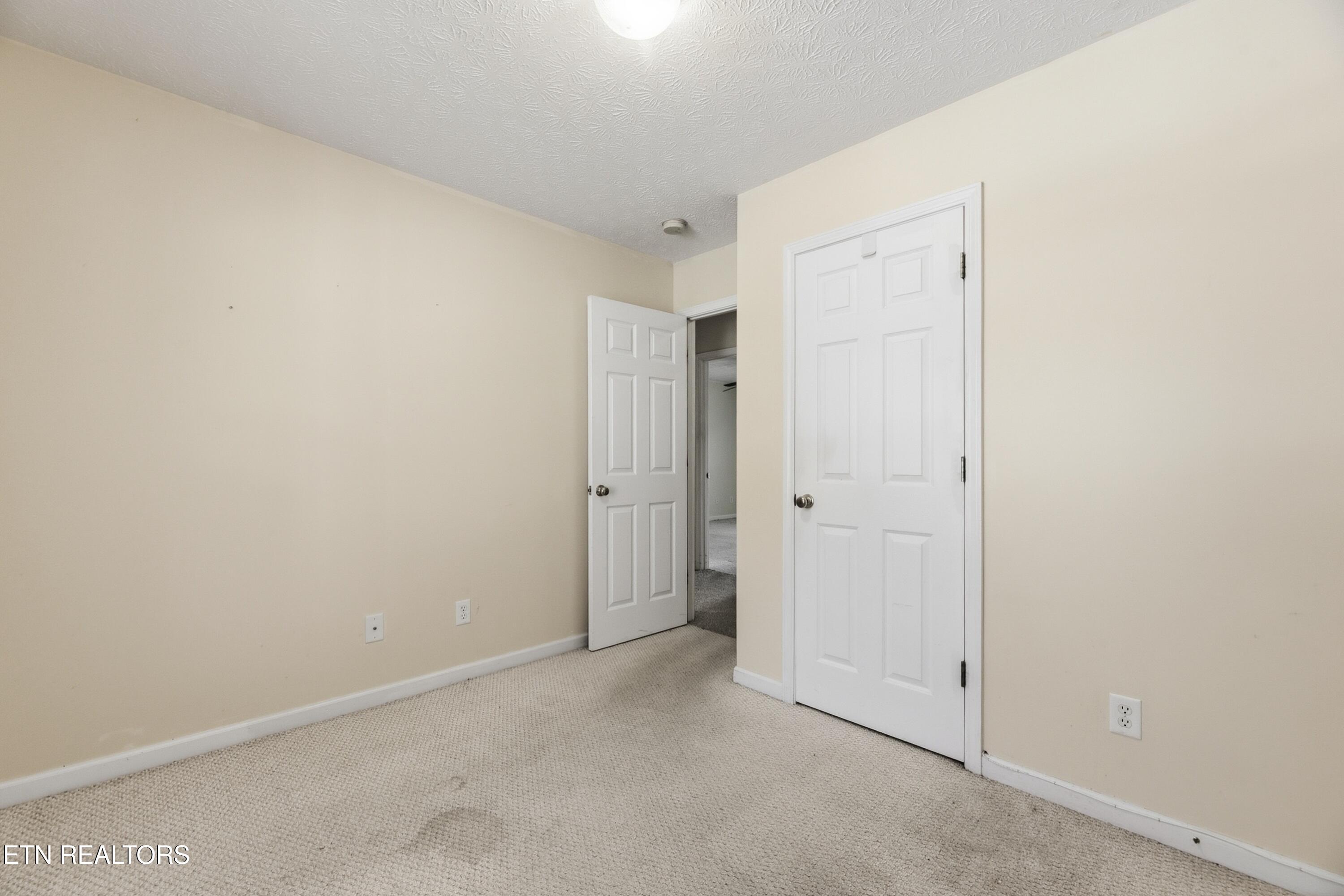 8039 Florence Gardens Road Knoxville, TN 37938 - Photo 22 of 28 Bedroom 3