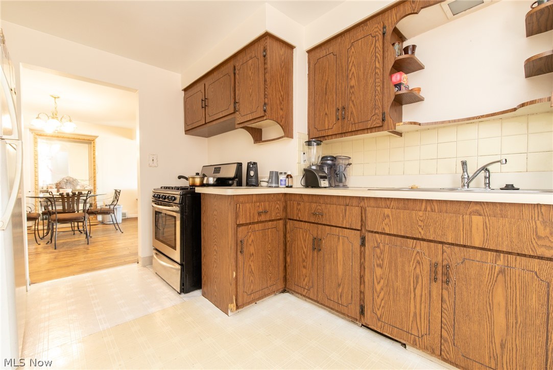 13507 Cedar Road Cleveland, OH 44118 - Photo 9 of 29