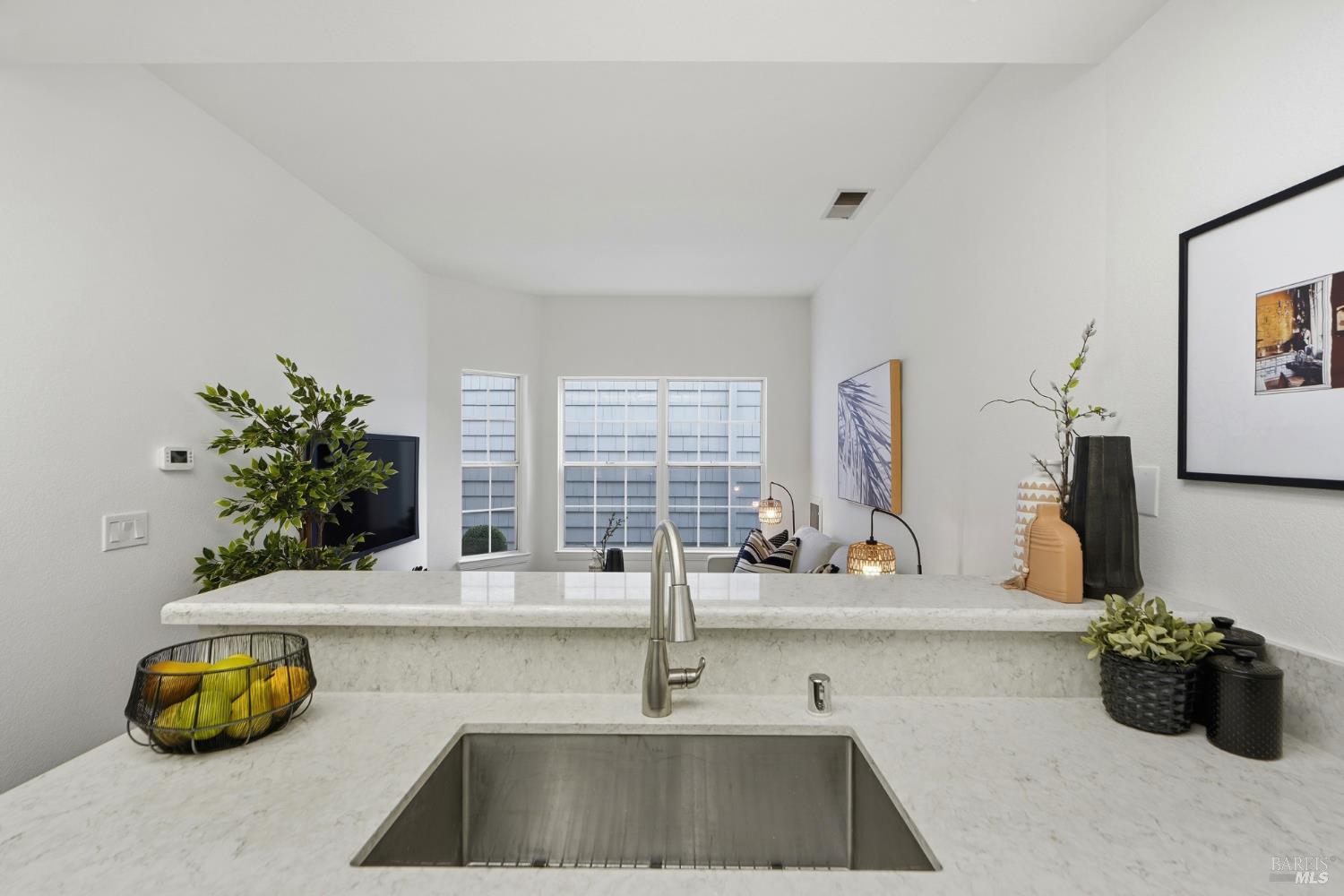 94 Mariners Circle San Rafael, CA 94903 - Photo 16 of 54