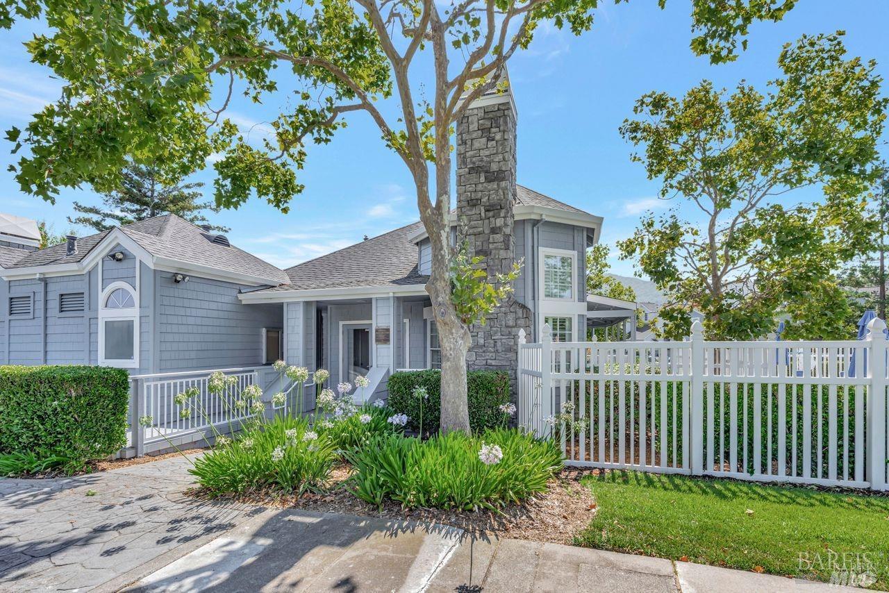 94 Mariners Circle San Rafael, CA 94903 - Photo 42 of 54 Lovely clubhouse available for private parties or our yearly events include summer barbecues, holiday parties, movie nights and game nights, music events.