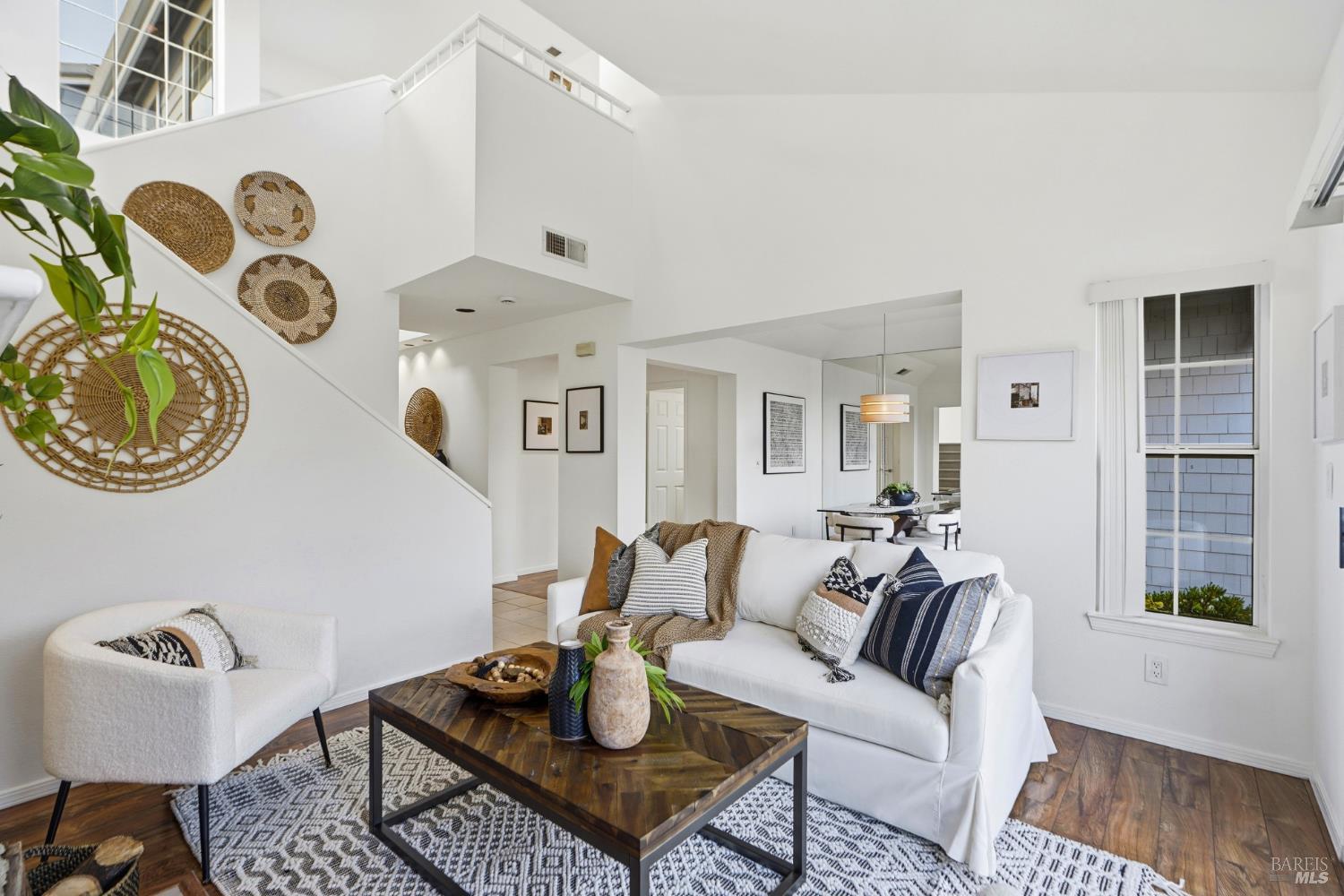 94 Mariners Circle San Rafael, CA 94903 - Photo 7 of 54