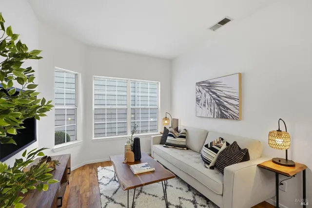 $925,000 | 94 Mariners Circle, San Rafael, CA 94903