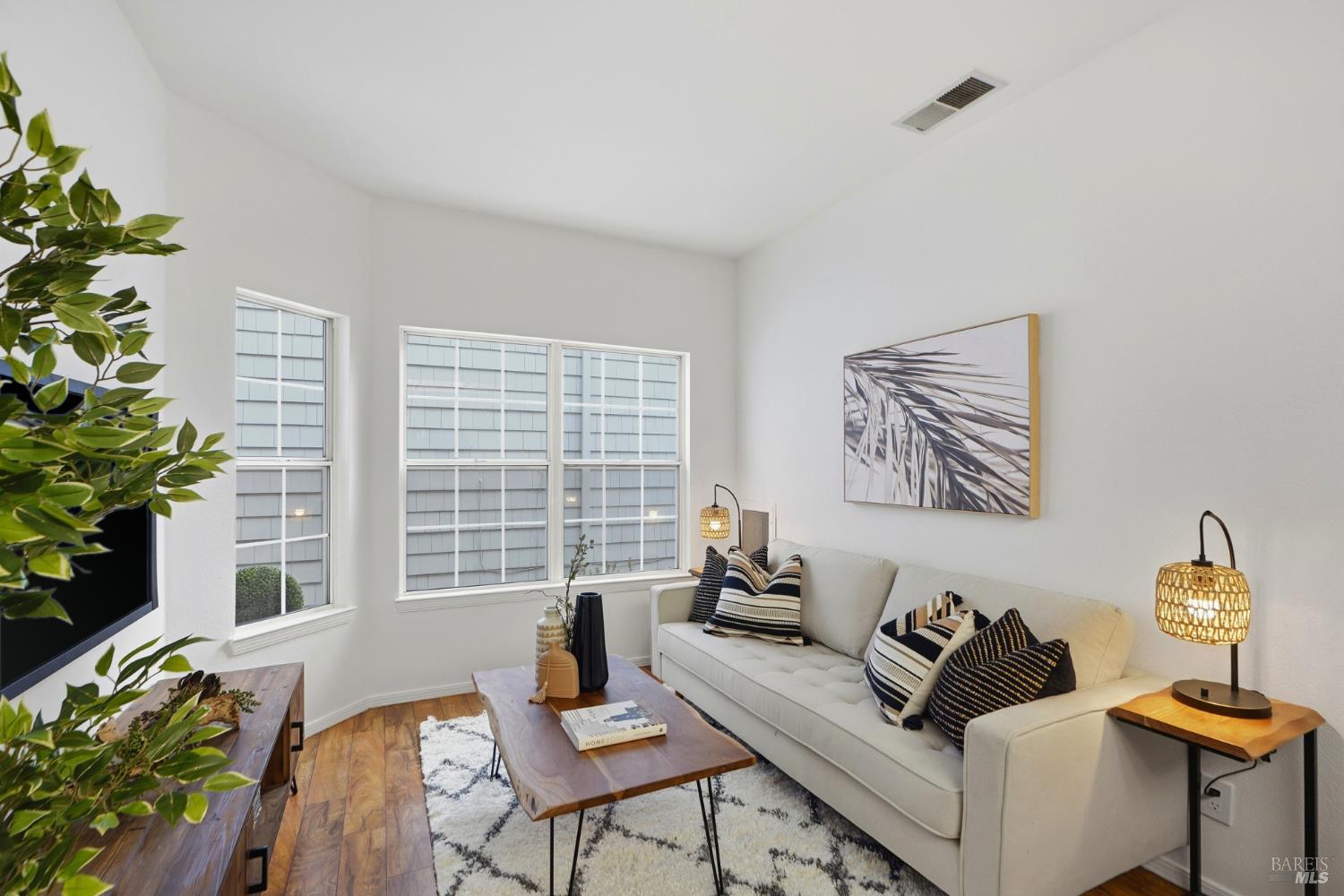 94 Mariners Circle San Rafael, CA 94903 - Photo 10 of 54