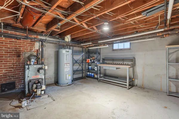 a view of a garage room