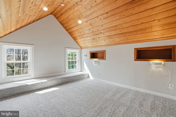 a view of a pathway of a house