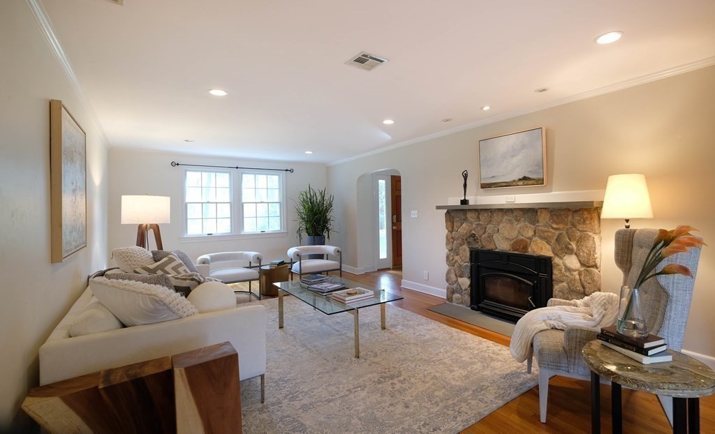 85 Woodridge Road Wayland, MA 01778 - Photo 2 of 14 Gallery Image 2