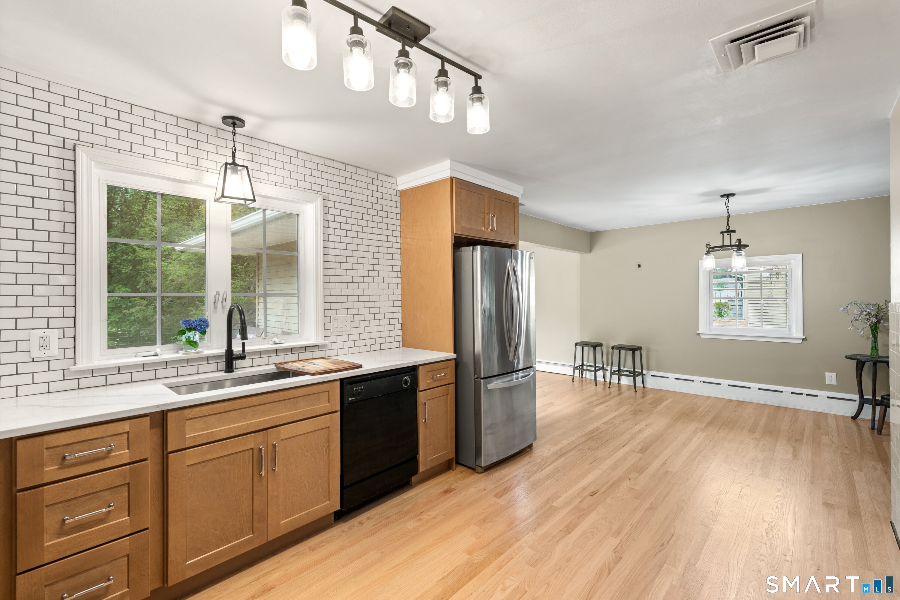 90 Meadowlawn Road Stratford, CT 06614 - Photo 19 of 40 Gallery Image 19