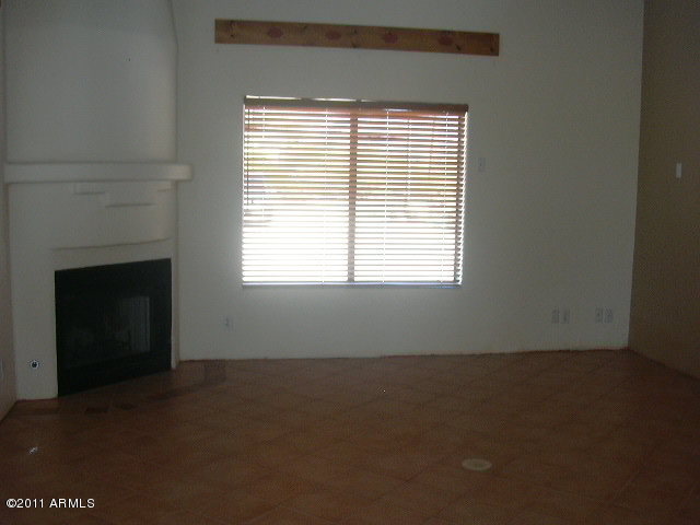 1156 North Vista Road Apache Junction, AZ 85119 - Photo 3 of 7 LIVING ROOM