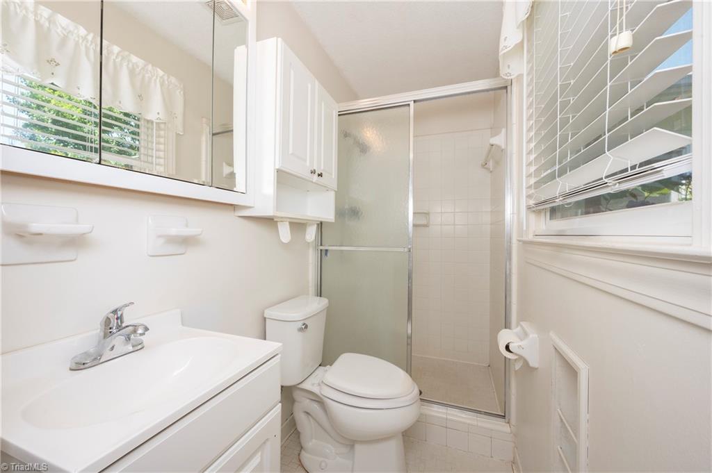 167 Fairway Road Advance, NC 27006 - Photo 21 of 35 primary bath