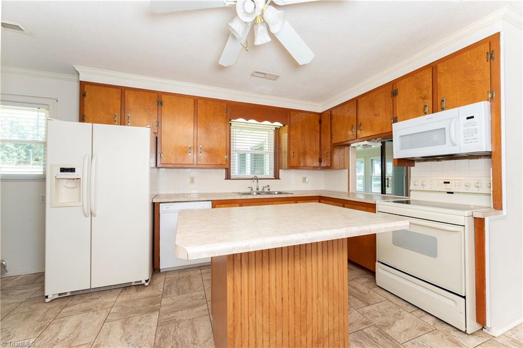 167 Fairway Road Advance, NC 27006 - Photo 10 of 35 kitchen