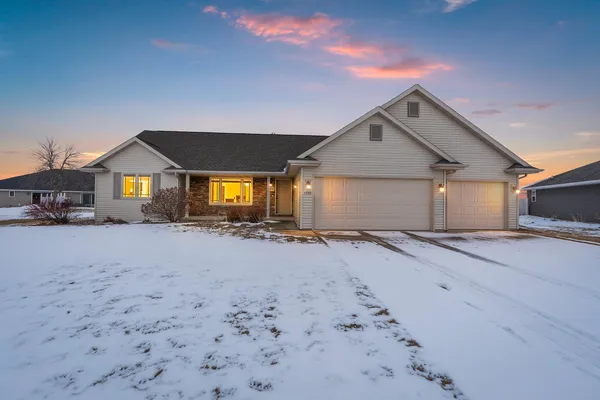 $479,900 | 1728 Ballinamore Place, De Pere, WI 54115