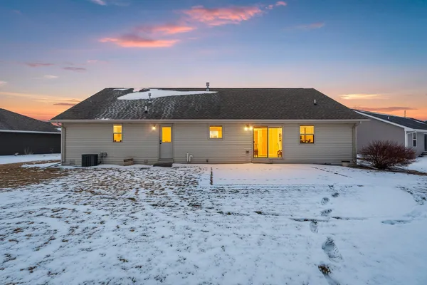 $479,900 | 1728 Ballinamore Place, De Pere, WI 54115
