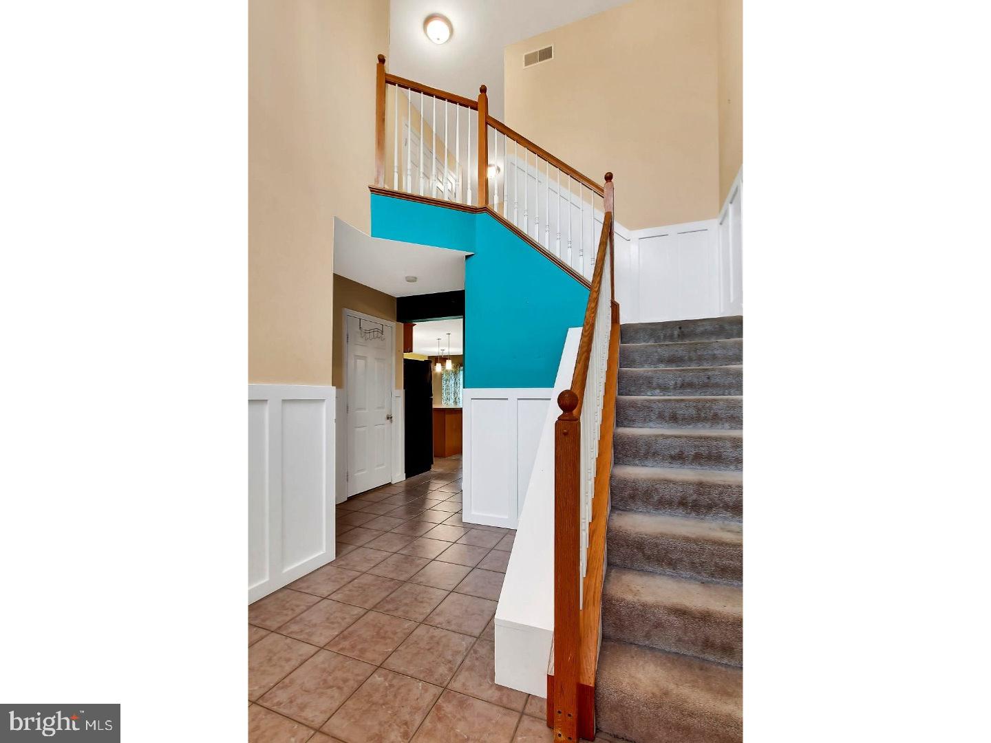 28 Michigan Drive Sinking Spring, PA 19608 - Photo 2 of 24 Foyer