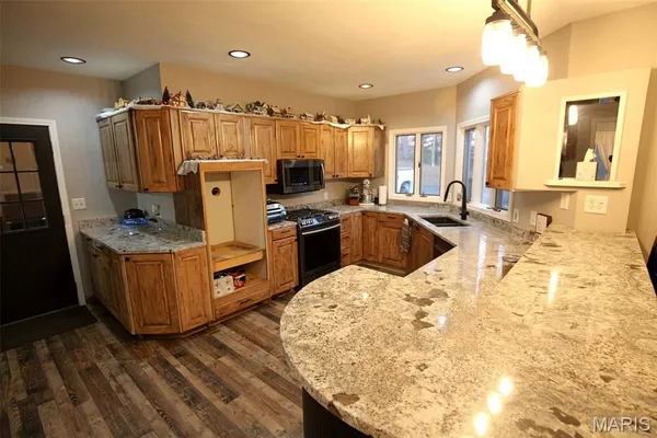 $594,900 | 2415 Zent Drive, Vandalia, IL 62471