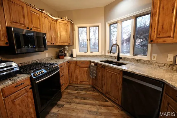 $594,900 | 2415 Zent Drive, Vandalia, IL 62471