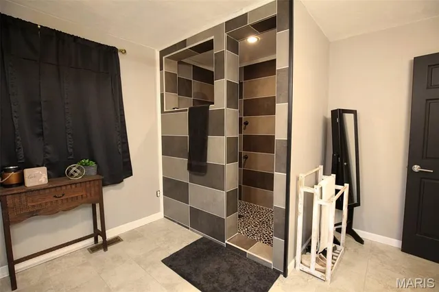 $650,000 | 2415 Zent Drive, Vandalia, IL 62471