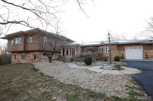 $650,000 | 2415 Zent Drive, Vandalia, IL 62471