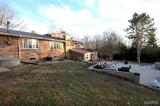 $650,000 | 2415 Zent Drive, Vandalia, IL 62471