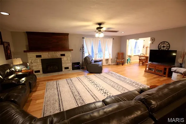 $594,900 | 2415 Zent Drive, Vandalia, IL 62471