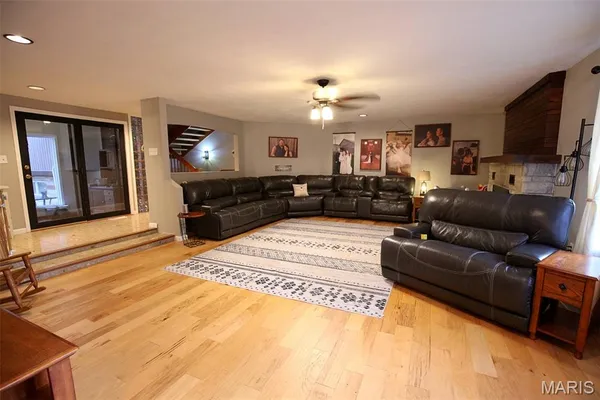 $594,900 | 2415 Zent Drive, Vandalia, IL 62471