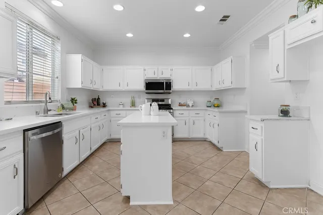 $445,000 | 15611 Kadota Place, Victorville, CA 92395