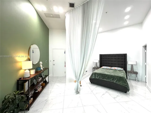 $2,850 | 1900 North Bayshore Drive, Unit 710, Miami, FL 33132