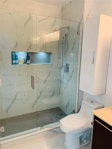 $2,850 | 1900 North Bayshore Drive, Unit 710, Miami, FL 33132