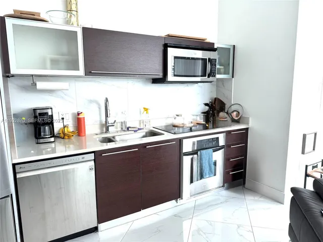 $2,850 | 1900 North Bayshore Drive, Unit 710, Miami, FL 33132