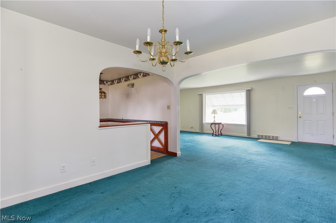 798 Ewing Road Youngstown, OH 44512 - Photo 4 of 22 Gallery Image 4