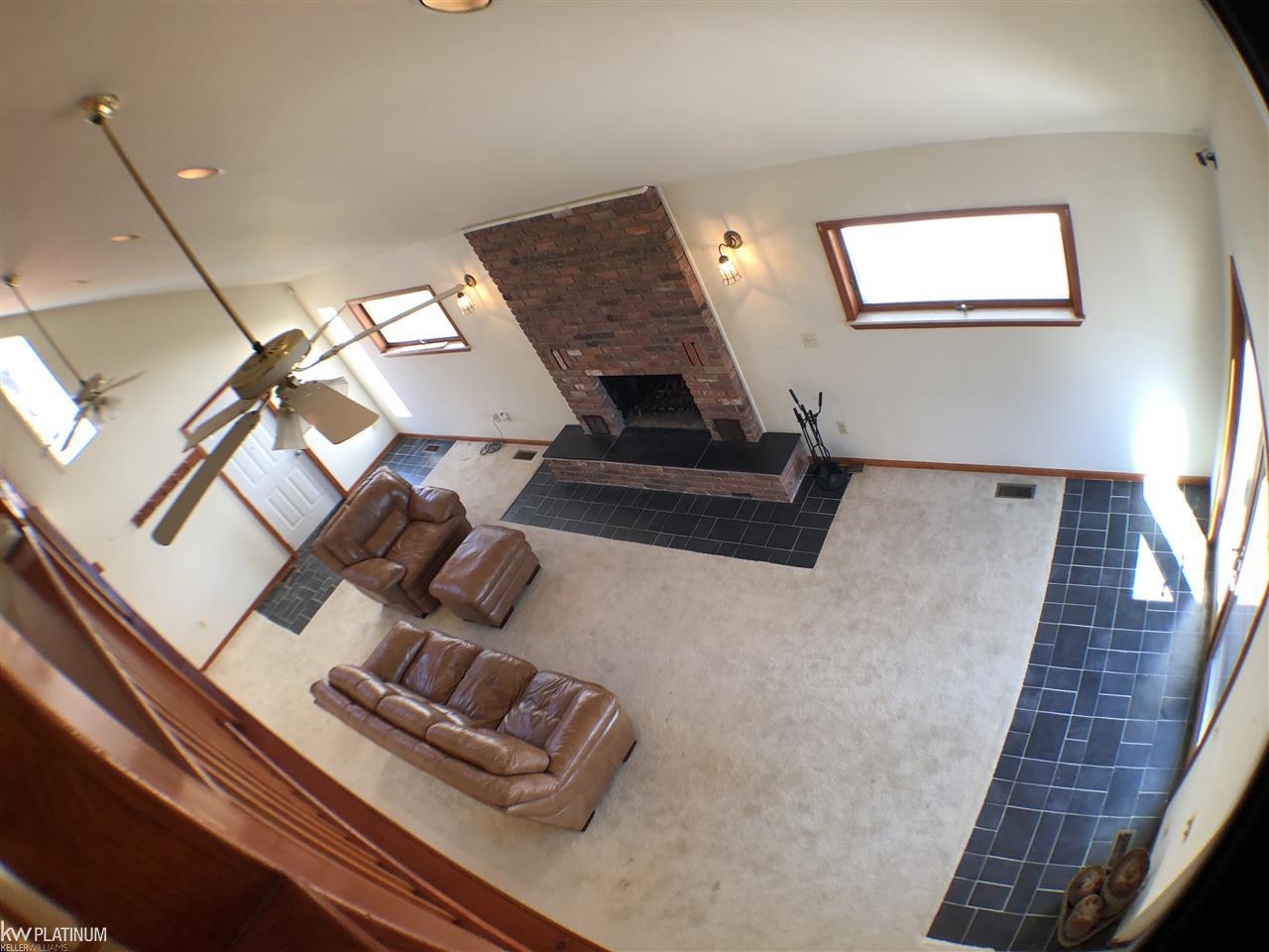 8760 Lakeshore Road Fort Gratiot, MI 48059 - Photo 13 of 33 31345288-12.JPG