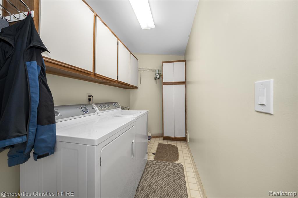 2163 Rochelle Park Drive Rochester Hills, MI 48309 - Photo 14 of 35