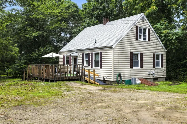 $350,000 | 398-402 Boston Post Road, Waterford, CT 06385