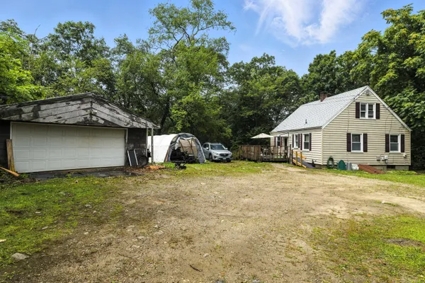 $350,000 | 398-402 Boston Post Road, Waterford, CT 06385