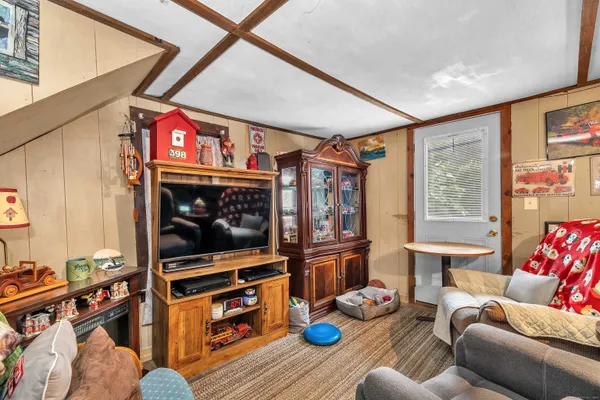 $350,000 | 398-402 Boston Post Road, Waterford, CT 06385