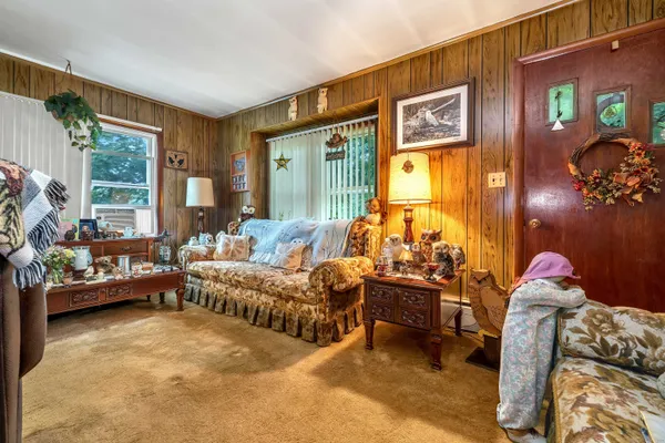 $350,000 | 398-402 Boston Post Road, Waterford, CT 06385